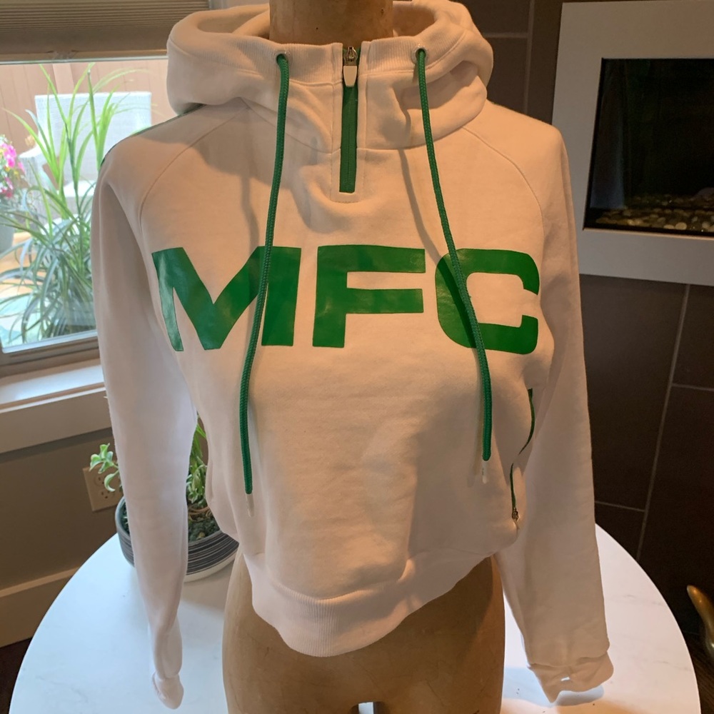 MFC Cropped Hoodie with thumb holes